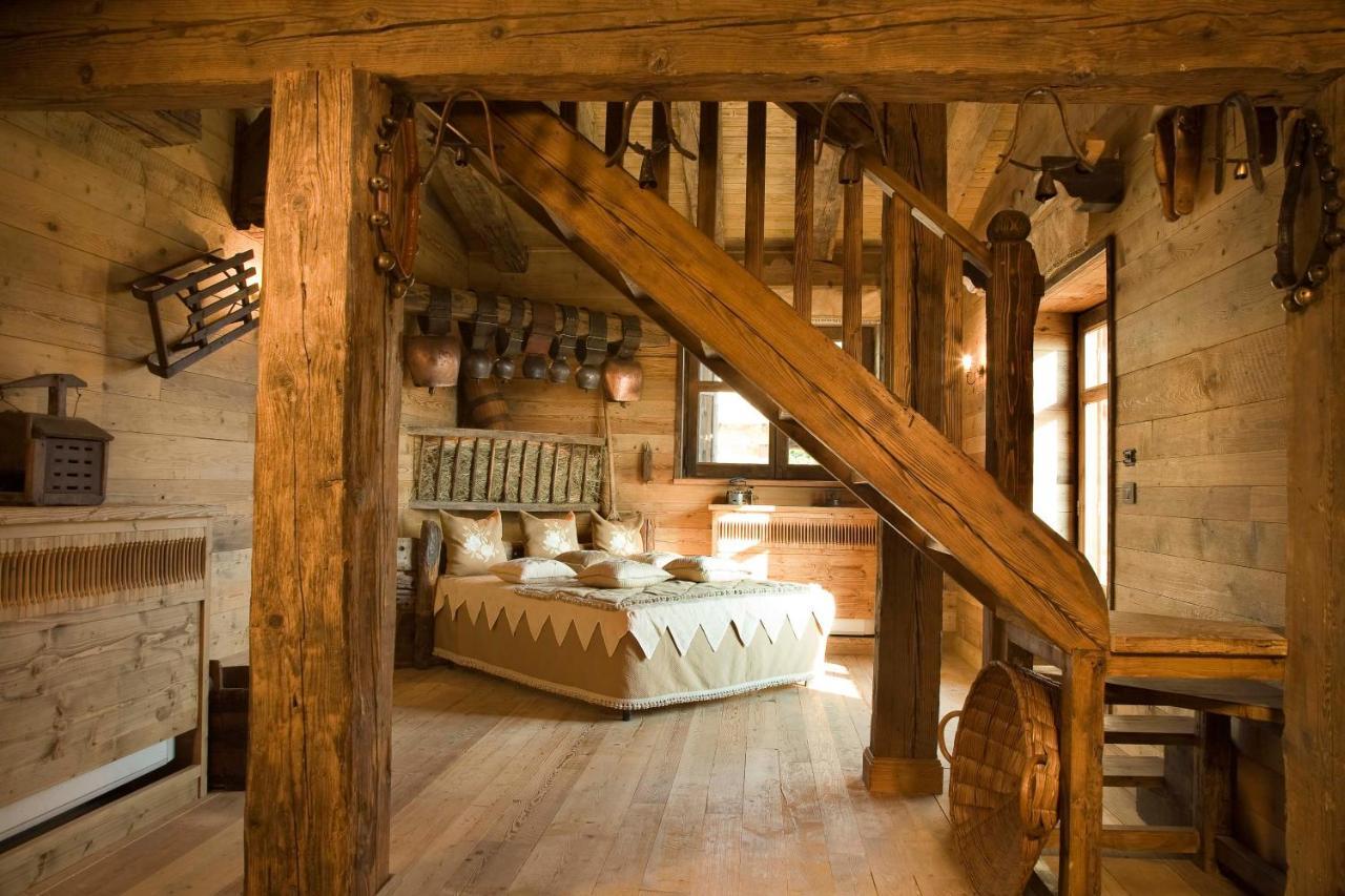 Chalet Euthalia Restaurant & Suites San Giacomo  Exteriör bild