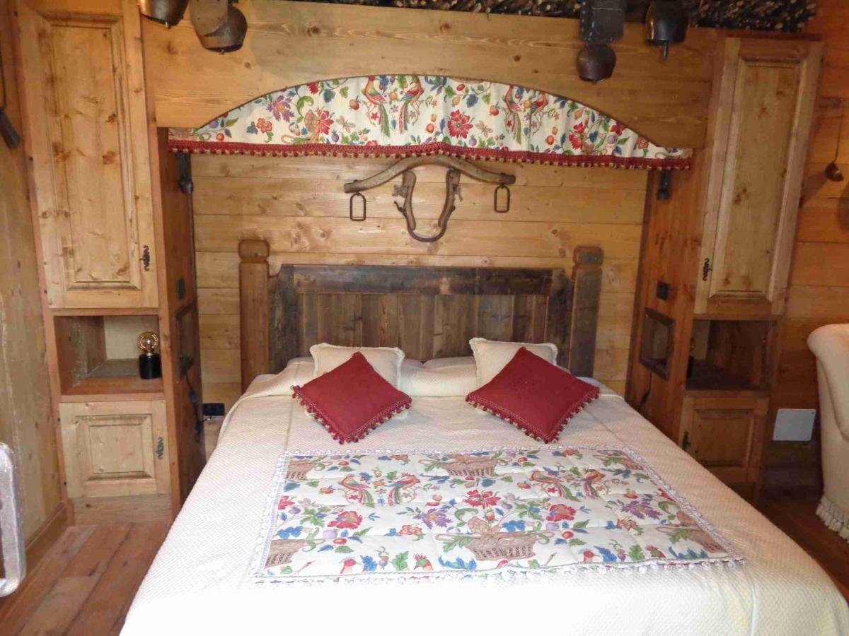 Chalet Euthalia Restaurant & Suites San Giacomo  Exteriör bild